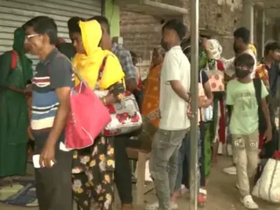 Illegal Bangladeshi immigrants gather at Hakimpur amid West Bengal crackdown