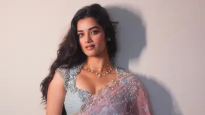 సినిమా చూసేందుకు హీరోయిన్నే రూ.1000 అడిగాడట..!