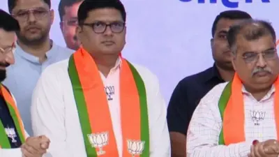 कमळाबरोबर प्राजक्त बहरणार