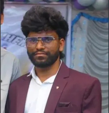 హాస్టల్ గదిలో ఉరి వేసుకొని విద్యార్థి ఆత్మహత్య!