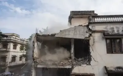 Mumbai Borivali Slab Collapse મુંબઈના બોરીવલીમાં ઓલ્ડ MHB કોલોનીમાં મકાનનો સ્લેબ ધરાશાયી, સદ્નસીબે મોટી જાનહાનિ ટળી