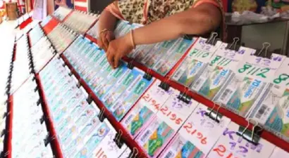 കേരളം കത്തിരുന്ന ആ ഭാഗ്യശാലി നിങ്ങളാണോ ? അറിയാം സ്ത്രീ ശക്തി ഭാഗ്യക്കുറി ഫലം