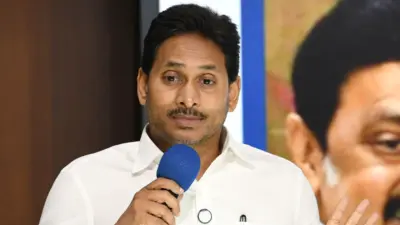 3 Capitals to MAVIGUN: Jagan's U-Turn Stuns Andhra Youth!