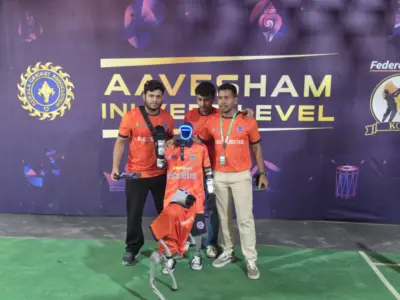 കേരള ക്രിക്കറ്റ് ലീഗില് കൗതുകമുണര്ത്തി പാച്ചുവും ടെക്നോളജി കുട്ടപ്പനുമെത്തി; ഫാൻ വില്ലേജില് റോബോട്ട് തരംഗം