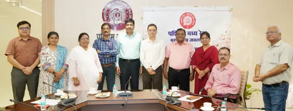 मुख्यालय के एक अधिकारी एवं तीन कर्मचारी सहित डबलूसीआर के 107 रेलकर्मी हुए सेवानिवृत्त