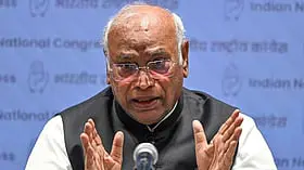 नेपाल के लिए भारत सरकार और विपक्ष एक, मल्लिकार्जुन खरगे ने PM मोदी-शाह को लिखा पत्र, हर संभव मदद देने की अपील
