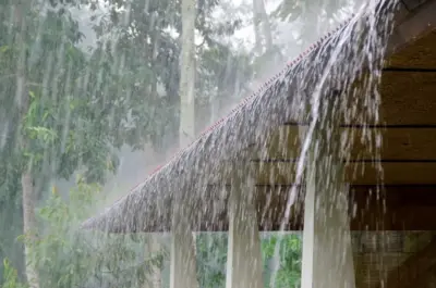 Weather: బంగాళాఖాతంలో వాయుగుండం .. వర్షాలు కురిసే అవకాశం