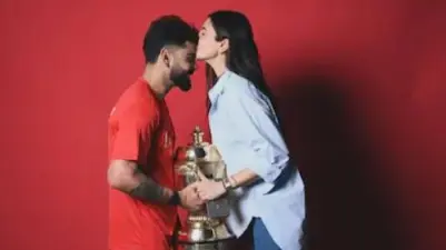 Anushka Sharma shares picture with IPL 2026 trophy and Virat Kohli
