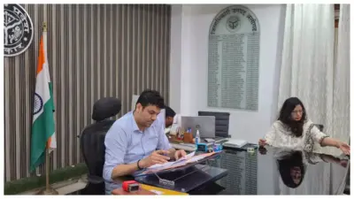 Aligarh News: 11 जुलाई तक बताइए आपका वोटिंग सेंटर सही है या नहीं, डीएम ने मांगे सुझाव