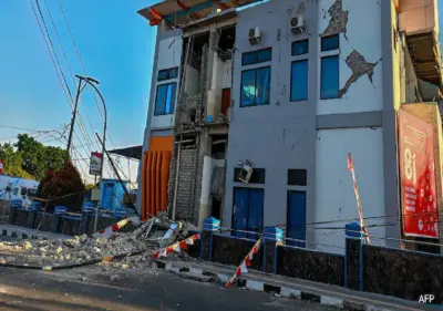 Indonesia earthquake: 7.7 quake hits Flores Island