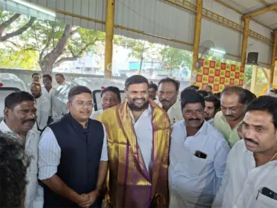 శ్రీకాళహస్తి పల్లెల్లో 'కోకా-కోలా' వెలుగులు.. ఈవీ చెత్త వాహనాలు, ఆర్ఓ ప్లాంట్లు ప్రారంభం