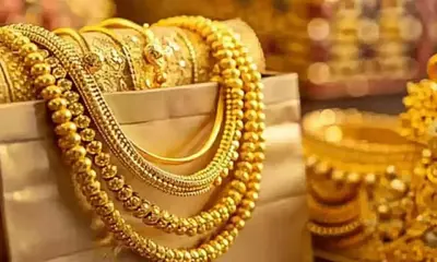 Breaking: இறங்கிய வேகத்தில் ஏறிய தங்கம் விலை.. ஒரே நாளில் ரூ.1440 அதிகரிப்பு. பேரதிர்ச்சியில் இல்லத்தரசிகள்.!!!