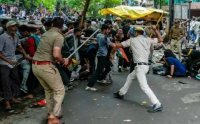 'आंदोलन झाले म्हणून लाठीमार करण्याचा अधिकार नाही'