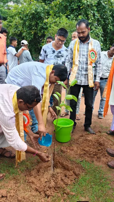 সাংস্কৃতিক অনুষ্ঠানের পাশাপাশি বৃক্ষরোপণ, পিংবনী উচ্চ মাধ্যমিক বিদ্যালয়ে বিশেষ আয়োজন।