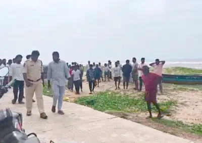Boat Capsize | రేవుపోలవరం లో బోటు బోల్తా