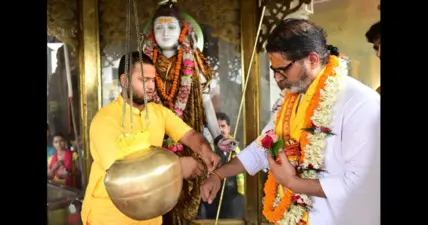 बांकीपुर उपचुनाव : प्रशांत किशोर ने की चुनाव लड़ने की घोषणा,सबसे पहले महावीर मंदिर में लिया आशीर्वाद