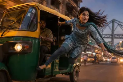 চলন্ত অটো থেকে লাফিয়ে বাঁচলেন রবীন্দ্রভারতীর ছাত্রী! নিরাপত্তা কোথায়?