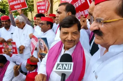 'चंदे का हिसाब दो' के नारों से गूंजा विधानसभा परिसर, तीसरे दिन भी सपा का हंगामा, शिवपाल बोले- BJP को देना होगा जवाब