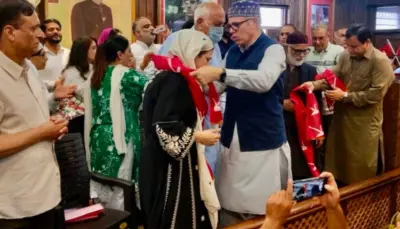 سابق نائب وزیر اعلیٰ مظفر حسین بیگ کی بیوی سفینہ بیگ کی نیشنل کانفرنس میں شمولیت