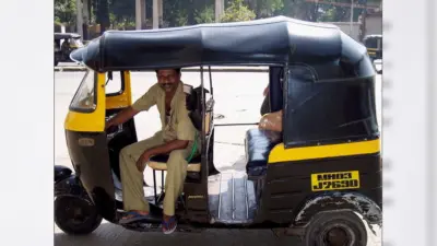 पुण्यात रिक्षा प्रवास महागला; किमान भाडे ३० रुपये