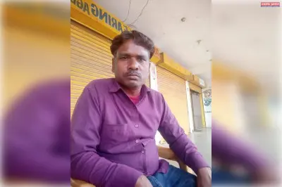 सिद्धार्थनगर : अनियंत्रित पिकअप ने बाइक सवार को रौंदा, दर्दनाक मौत
