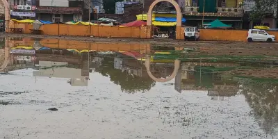 बारिश के बाद महाराज ब्रजराज सिंह स्टेडियम में भरा पानी