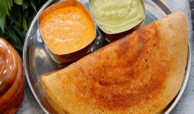 ஹோட்டல் ஸ்டைல் மொறுமொறு தோசை வீட்டிலேயே செய்யணுமா? இந்த டிப்ஸ் போதும்!