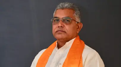 নিউটাউনে চা চক্রে বিস্ফোরক দিলীপ! কোন বড় মন্তব্যে উত্তাল রাজ্যের রাজনৈতিক মহল?