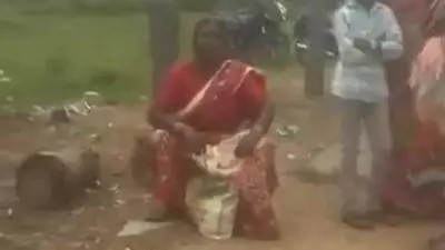 Women | పెన్షన్లు నువ్వు ఎందుకు పెంచలేదు.. రేవంత్ రెడ్డిపై మహిళ ఫైర్..వీడియో