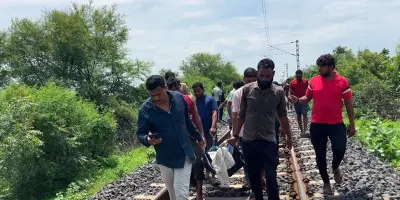 महाराष्ट्र में हादसा : ट्रेन की चपेट में आने से 2 युवकों की मौत, सटीक कारण का पता लगा रही पुलिस