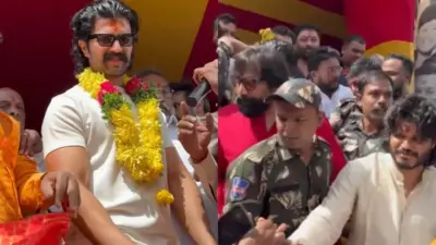 లాల్ దర్వాజా మహంకాళి అమ్మవారిని దర్శించుకున్న విజయ్ దేవరకొండ