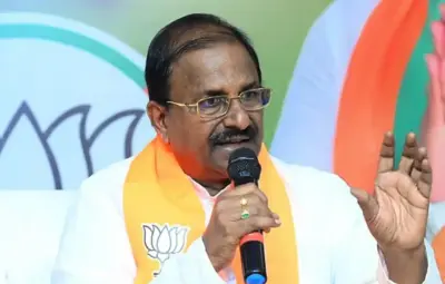 ప్రొఫెసర్ నాగేశ్వర్ రావు మేధావి కాదు.. కరుడుగట్టిన తీవ్రవాది: సోము వీర్రాజు!