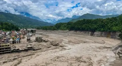 നേപ്പാള് മിന്നല് പ്രളയം: 10 കാരണങ്ങള് ഇവയാണ്, കാണാതായവരില് 391 വിദേശികള്, 133 പേര് ഭാരതീയര്
