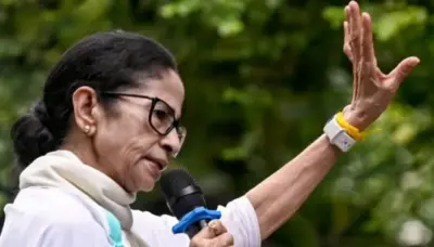 ছাত্র পরিষদের প্রতিষ্ঠাদিবসের মঞ্চ থেকে বিজেপির বিরুদ্ধে কড়া মন্তব্য মমতার