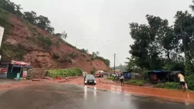 ഇടുക്കിയില് വീടും സ്ഥലവും നഷ്ടപ്പെട്ടവര്ക്ക് പുനരധിവാസം; 1.36 കോടിയുടെ കൃഷിനാശം, 117 റോഡുകള് തകര്ന്നു