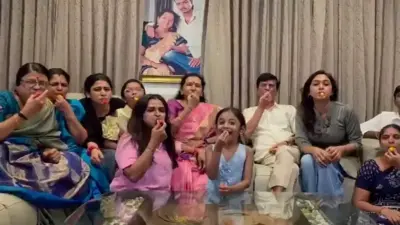తమిళనాడు అసెంబ్లీ ఎన్నికలు : విజిల్ వేసిన విజయ్ ఫ్యామిలీ