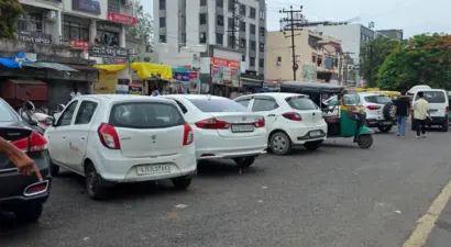જામનગરમાં પ્રથમ સીકસલેન રોડનું કામ પૂર્ણ થાય તે પૂર્વે દબાણ, આડેધડ પાર્કીંગ