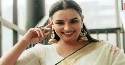 ലാലേട്ടന്റെ കമ്മിറ്റി ചെയ്തതും ഇത് തന്നെയല്ലേ, രാജിവെച്ചിട്ടില്ലെന്ന് ശ്വേത മേനോന്