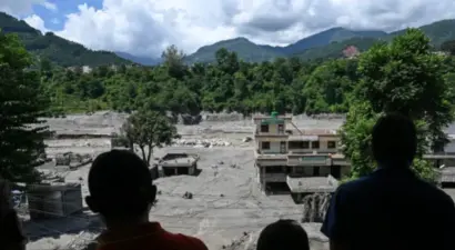 ചാറ്റല്മഴ പോലുമില്ലാതിരുന്ന പ്രദേശത്ത് ഇരച്ചെത്തി പ്രളയം; എന്താണ് നേപ്പാളിലുണ്ടായ ഗ്ലോഫ് പ്രതിഭാസം