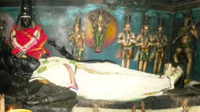 கடன் தொல்லை தீர்க்கும் பிரதோஷ வழிபாடு! பிரதோஷ நாளில் நாம் தரிசிக்க வேண்டிய அற்புதத் தலங்கள்!