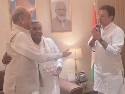 Siddaramaiah meets Ashok Gehlot in Jaipur after resigning as Karnataka CM