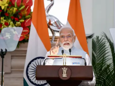 GSLV-F17 चे यशस्वी प्रक्षेपण; पंतप्रधान मोदींकडून इस्रोचे कौतुक
