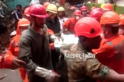 6 dead, several trapped as building collapses in Bhiwandi