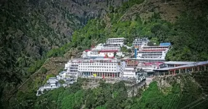 Vaishno Devi Yatra: माता वैष्णो देवी यात्रा पर भूस्खलन का असर, बैटरी कार मार्ग बंद, हेलीकॉप्टर सेवा भी रही प्रभावित
