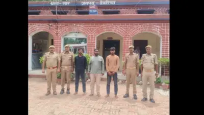 देवरिया में हत्या के प्रयास मामले में तीन आरोपी गिरफ्तार, अवैध तमंचे और कारतूस बरामद