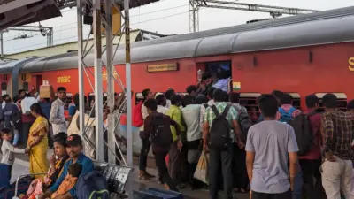 జనరల్ కోచ్లు లేక ప్రయాణికుల అవస్థలు