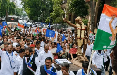ठाणे पालिकेवर आदिवासींचे 'उलगुलान', शिंदे गटाच्या नगरसेविकेला अपात्र करण्याची मागणी