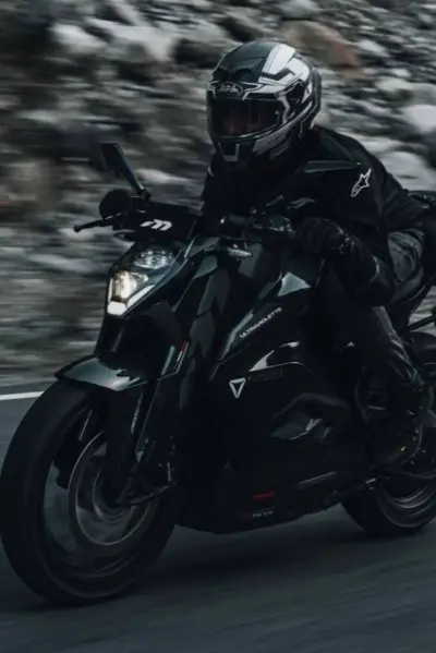 Electric Motorcycle Gear: What's Different from Traditional Gear?