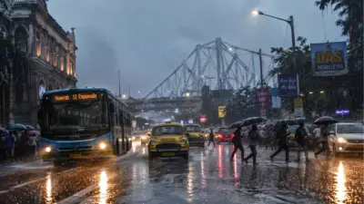 Weather Update: আগামী কয়েক ঘণ্টায় ধেয়ে আসছে তীব্র দুর্যোগ! ভারী বৃষ্টিতে ভিজবে বাংলা