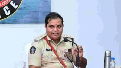 కేసు నమోదులో జాప్యం.. నలుగురు పోలీసులను వీఆర్కు పంపిన ఎస్పీ